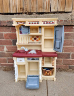 Electronic Step 2 Red/Beige Play Kitchen