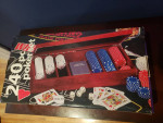 NEW 240 PIECE CASINO QUALITY POKER CHIP SET