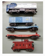 Lionel Santa Fe Train Set, Engine and Cars