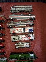HO large 7 engine Burlington Northern trains