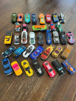 36 Hot Wheels