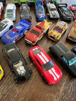 36 Hot Wheels