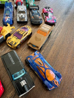 36 Hot Wheels
