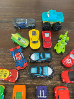 18 Toy Cars/Trucks