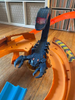 Hot Wheels Monster Trucks Scorpion Racetrack
