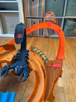 Hot Wheels Monster Trucks Scorpion Racetrack