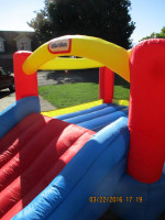 kids blow up bounce house