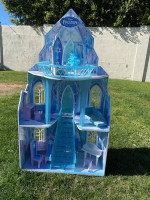 Disney Frozen Castle