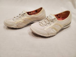 Womens Skechers Tennis Shoes 7.5 Medium