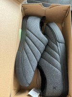 New Hurley Arlo Puff House Shoes- Beand new in box!  Color is gray.