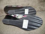 WOMEN'S DRAVEN ROSE PRINT (ROSES) WEDGE HEEL SHOES - SZ. 8W - NEW