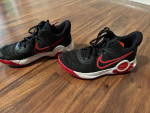 MEN NIKE SHOES :   SIZE 7.5