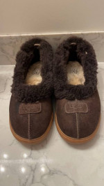 UGG Rylan Women’s Slippers / Shoes size 9