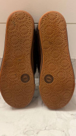 UGG Rylan Women’s Slippers / Shoes size 9