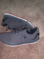 under armour athletic shoes siz 11