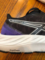 Asics women’s tennis shoes Sz 8