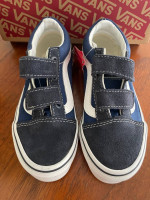 Vans Old Skool V Size 11 Shoes - New in Box