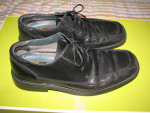 Men's Size 10 Medium Dockers lace shoes - Lot #267a - socmom