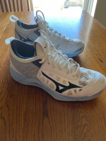 Mizuno volleyball shoes