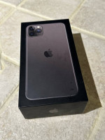 iPhone Apple 11 Pro Max 256GB Unlocked Space Gray with Box Gently Used