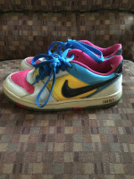 NIKE SHOES SIZE 5Y
