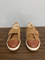Kids UGG brown leather shoes