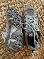 Women’s Obos Hiking Shoes sz 8.5