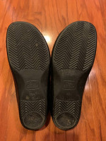 Women’s size 6 1/2 shoes