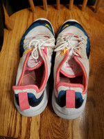 NIKE AIR MAX AXIS SHOES WOMEN 8.5 WHITE MULTICOLOR PRE-OWNED