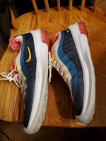 NIKE AIR MAX AXIS SHOES WOMEN 8.5 WHITE MULTICOLOR PRE-OWNED