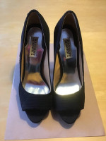 Badgley Mischka Women's Black Shoes - Size 7.5M