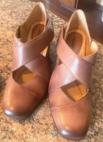 2 pr. of Women's Shoes - All in great condition - sz. 9.5