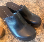2 pr. of Women's Shoes - All in great condition - sz. 9.5