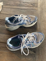 Brooks GTS 12 running shoes (size 9.5) - Reduced!
