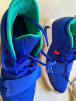 Boys Nike shoes size 6y like new