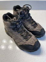 MERRELL MEN'S HIKING SHOES US 8