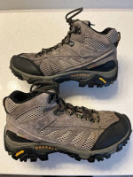 MERRELL MEN'S HIKING SHOES US 8