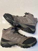 MERRELL MEN'S HIKING SHOES US 8