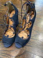 Shoes size 9 US