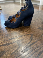 Shoes size 9 US