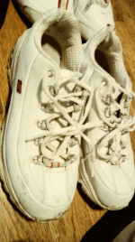 Sketchers women's tennis shoes-white