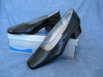 Women's black leather, 1.5"-heeled dress shoes--worn just once