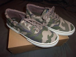New Mens Sz 8.5  Sperry Camo Shoes