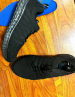 Men’s Black Sneakers 10 Wide