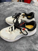 Nike Escape Run Women's Road Running Shoes Size 6 Style CV3817-103