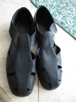 Faded Glory Women’s Size 10 Leather Black Closed Toe Slip On Shoes--So