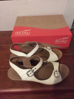 Dansko Ladies Shoes Sandals "Joanie", Sz 41, White, LIKE NEW