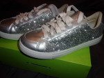 NEW Ladies Sz 9M Beautiful Sequened Shoes