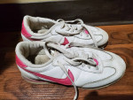 Ladies Nike Shoes size 8 US white and pink