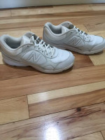 Womens New Balance Shoes Size 9 1/2